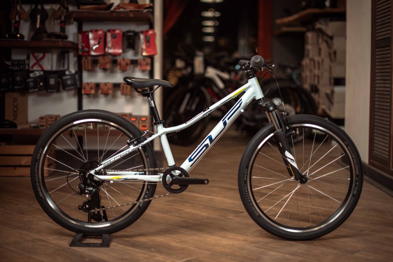 Велосипед Superior Racer XC 24 Gloss White/Petrol Blue/Neon Yellow