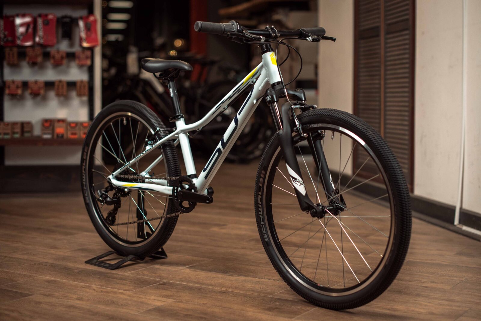 Велосипед Superior Racer XC 24 Gloss White/Petrol Blue/Neon Yellow