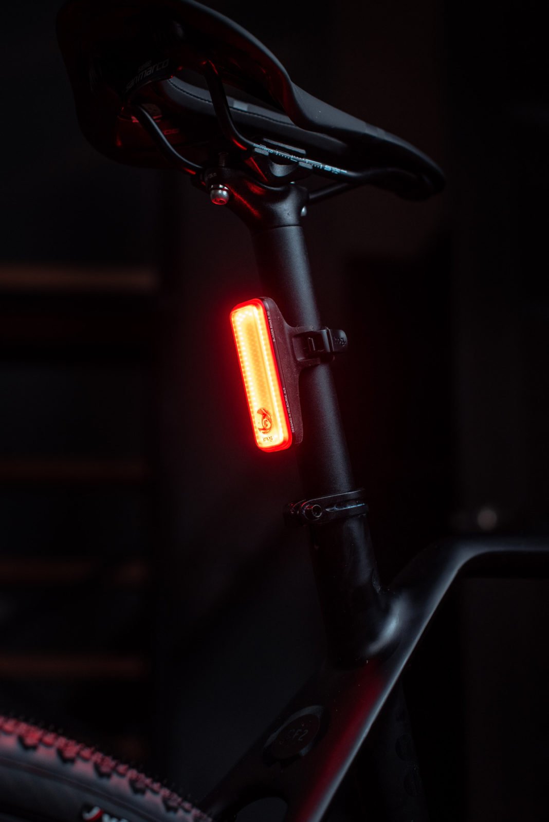 Комплект фонарей Knog Blinder 1300 & Blinder R-150