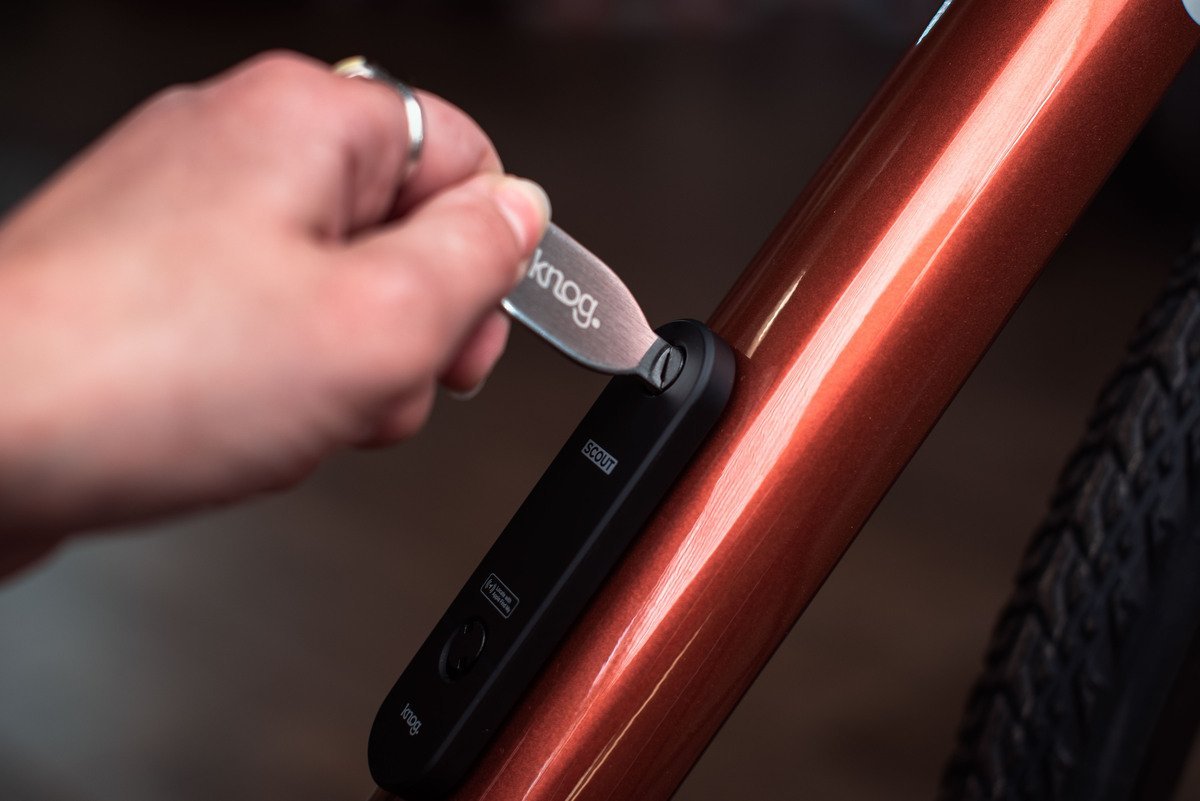 Сигнализация и трекер Knog Scout