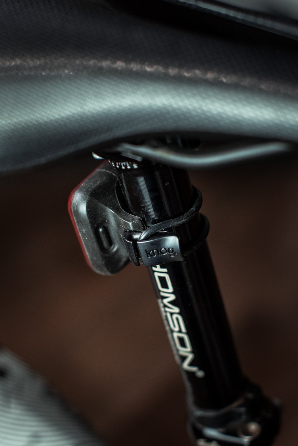 Фонарь задний Knog Blinder Skull Rear