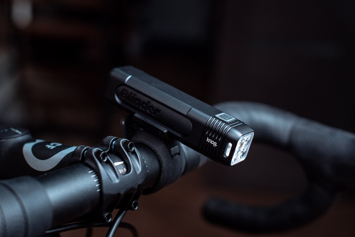 Фонарь передний Knog Blinder 600