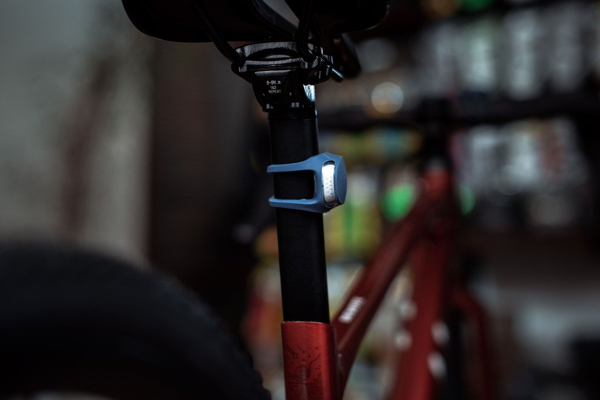Фонарь задний Knog Frog V3 Rear New Denim Blue