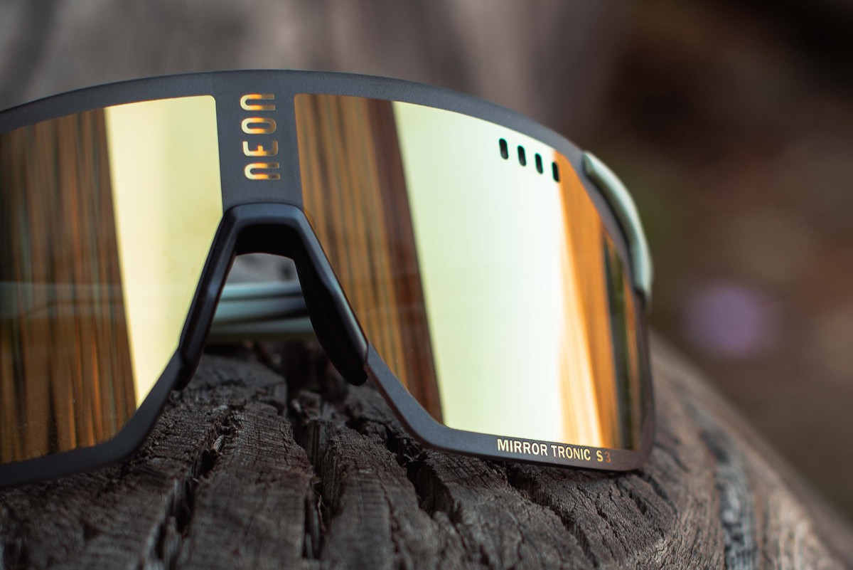 Очки Neon Air Pro cat.3 Salvia Black/Bronze Limited