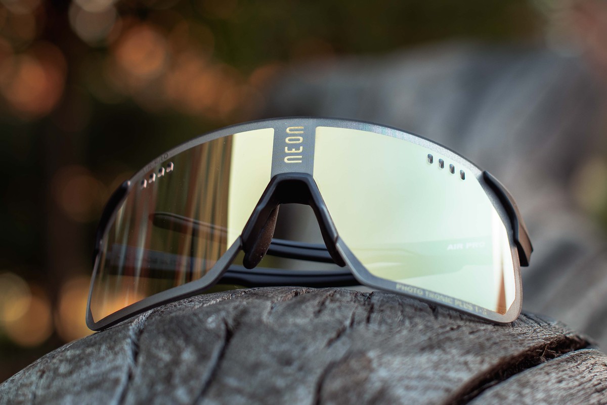 Очки Neon Air Pro (Photochrom) Black/Bronze