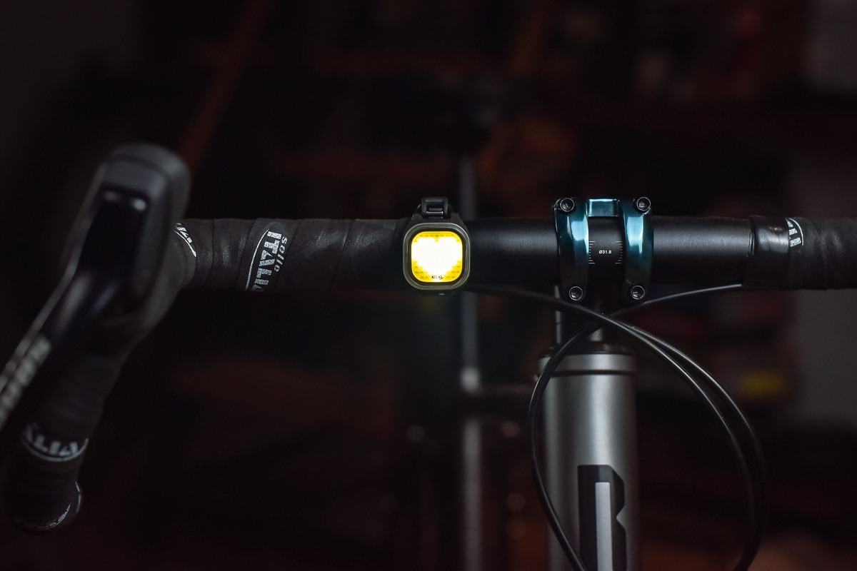 Фонарь передний Knog Blinder Mini Love Front