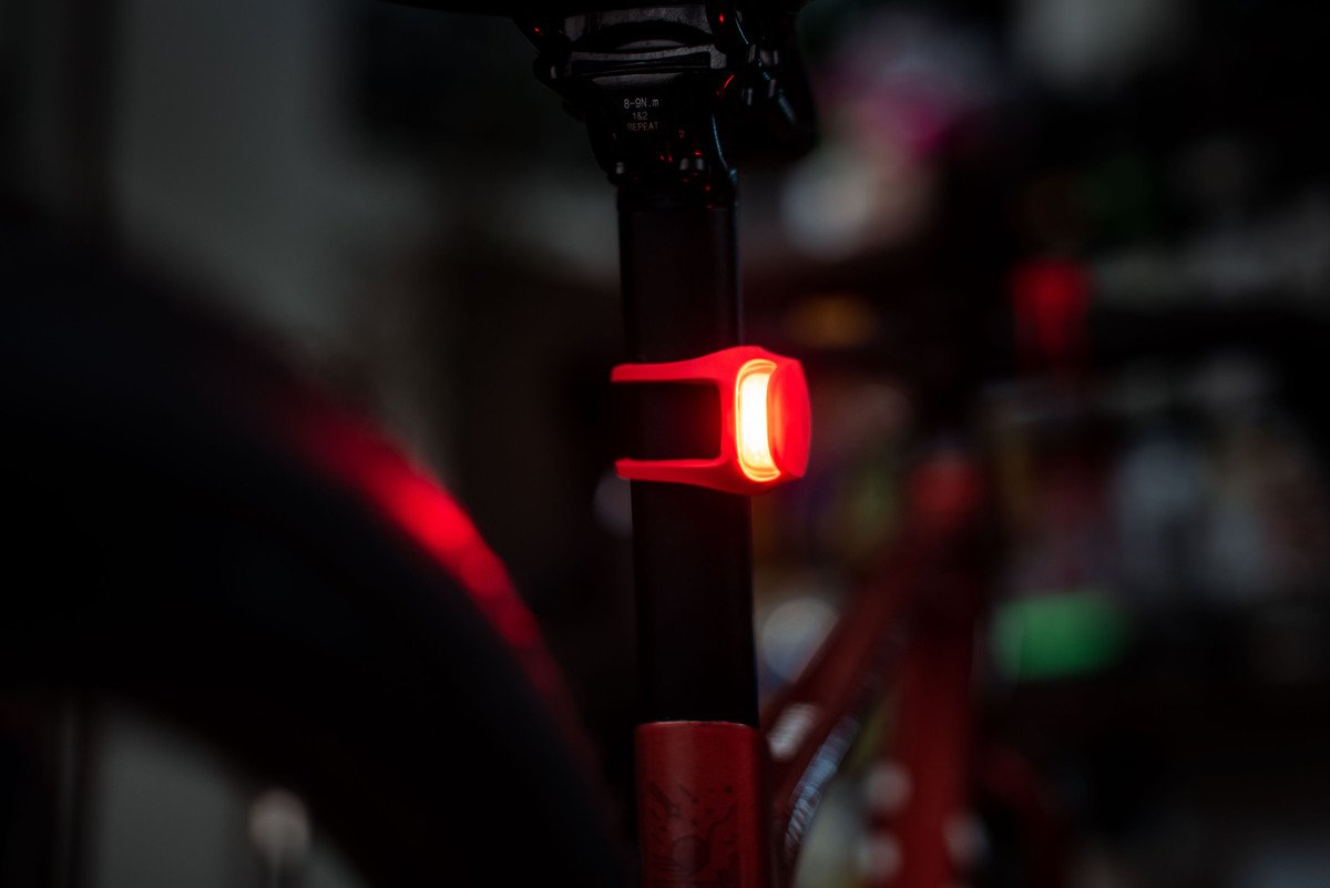 Фонарь задний Knog Frog V3 Rear Tequila Sunrise