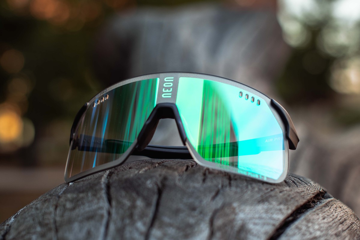 Очки Neon Air Pro (Photochrom) Black/Green