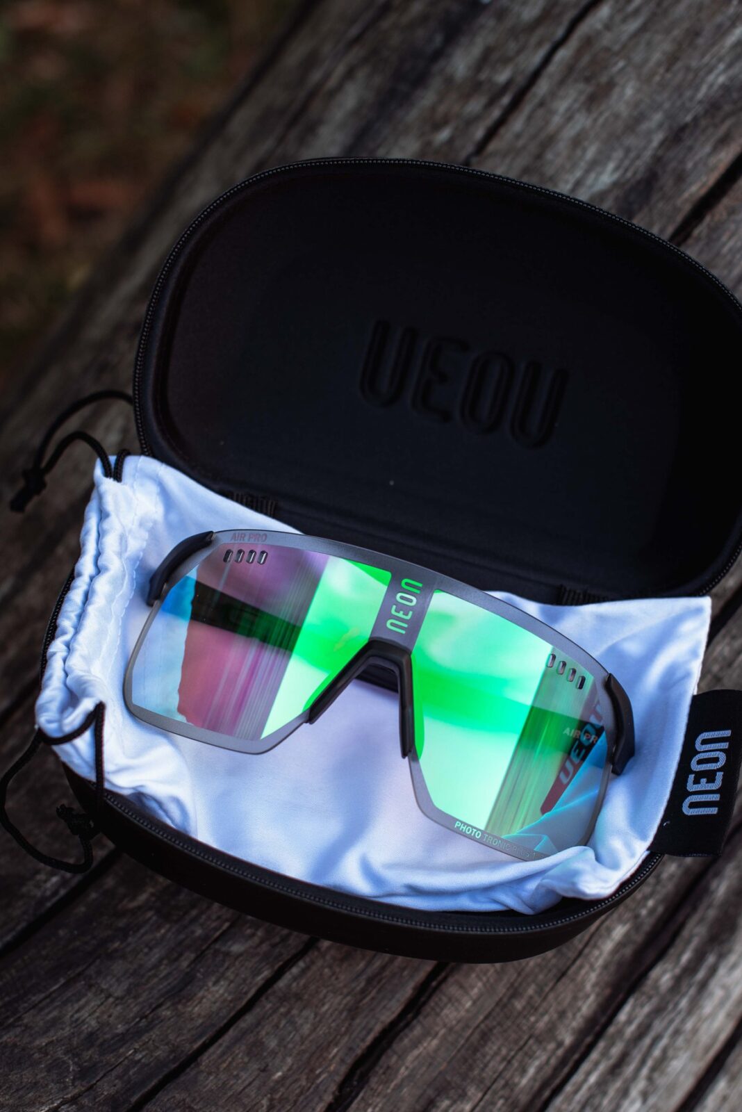 Очки Neon Air Pro (Photochrom) Black/Green