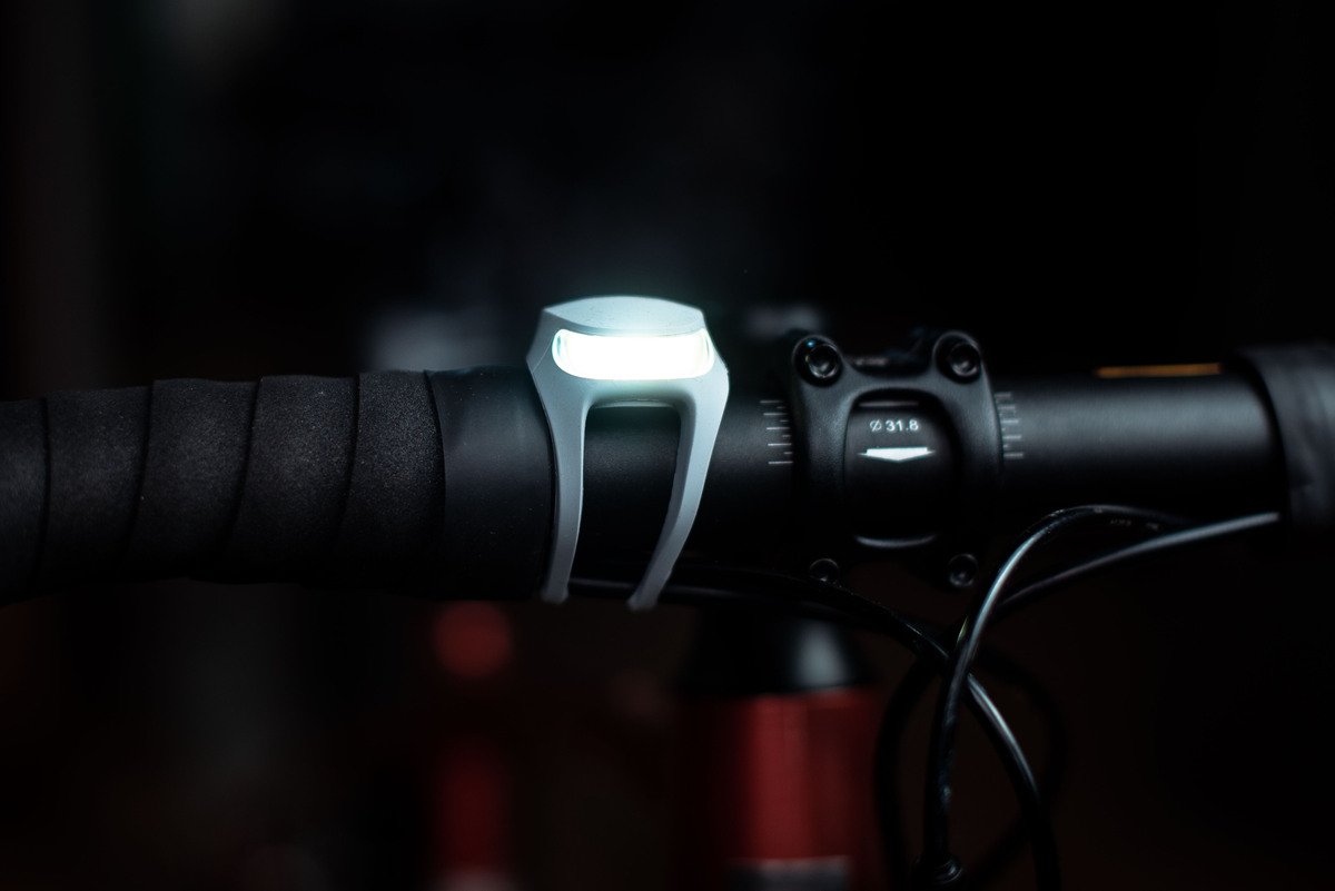 Фонарь передний Knog Frog V3 Front Abyss Grey