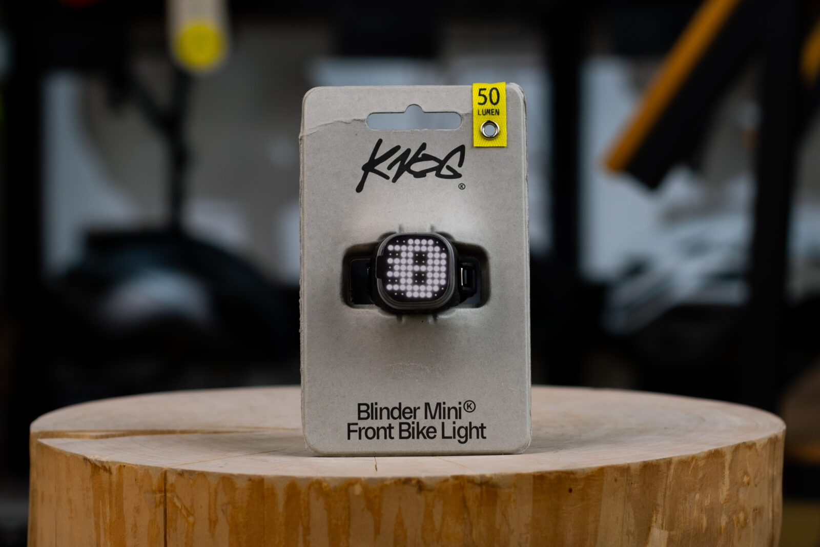 Фонарь передний Knog Blinder Mini Skull Front