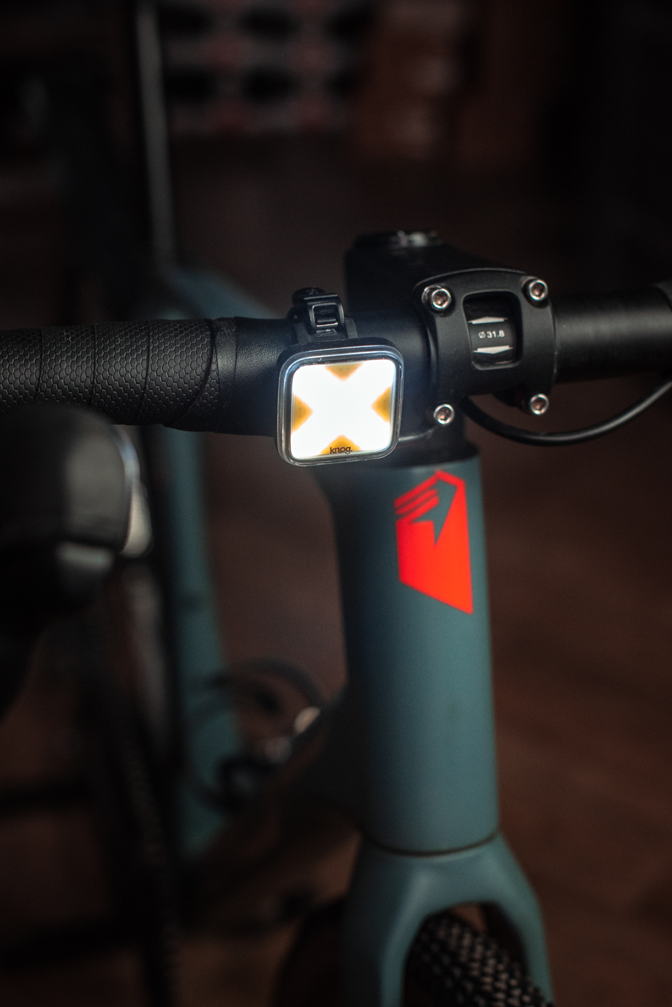 Фонарь передний Knog Blinder X Front