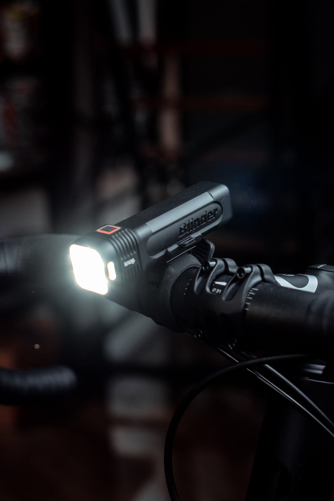 Фонарь передний Knog Blinder 1300