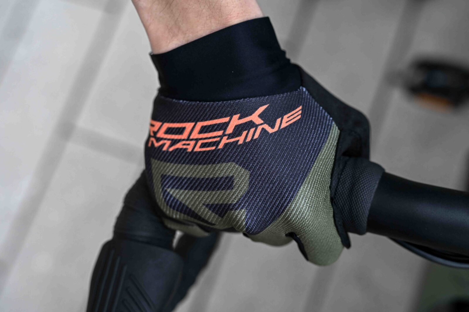 Велоперчатки Rock Machine Race FF Khakki/Orange/Black