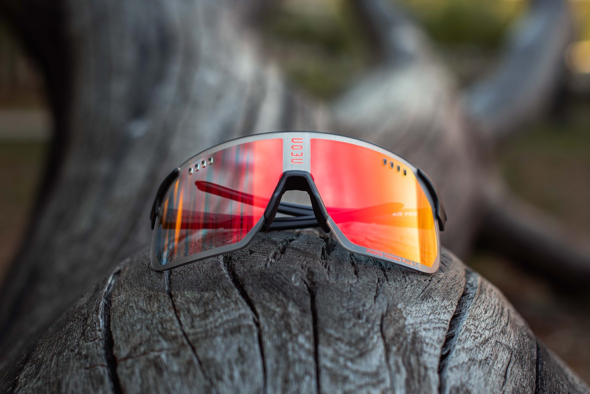 Очки Neon Air Pro (Photochrom) Black/Red