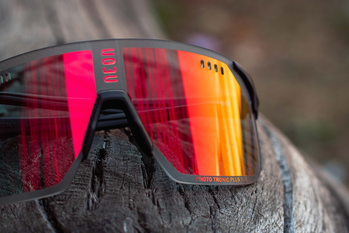 Очки Neon Air Pro (Photochrom) Black/Red