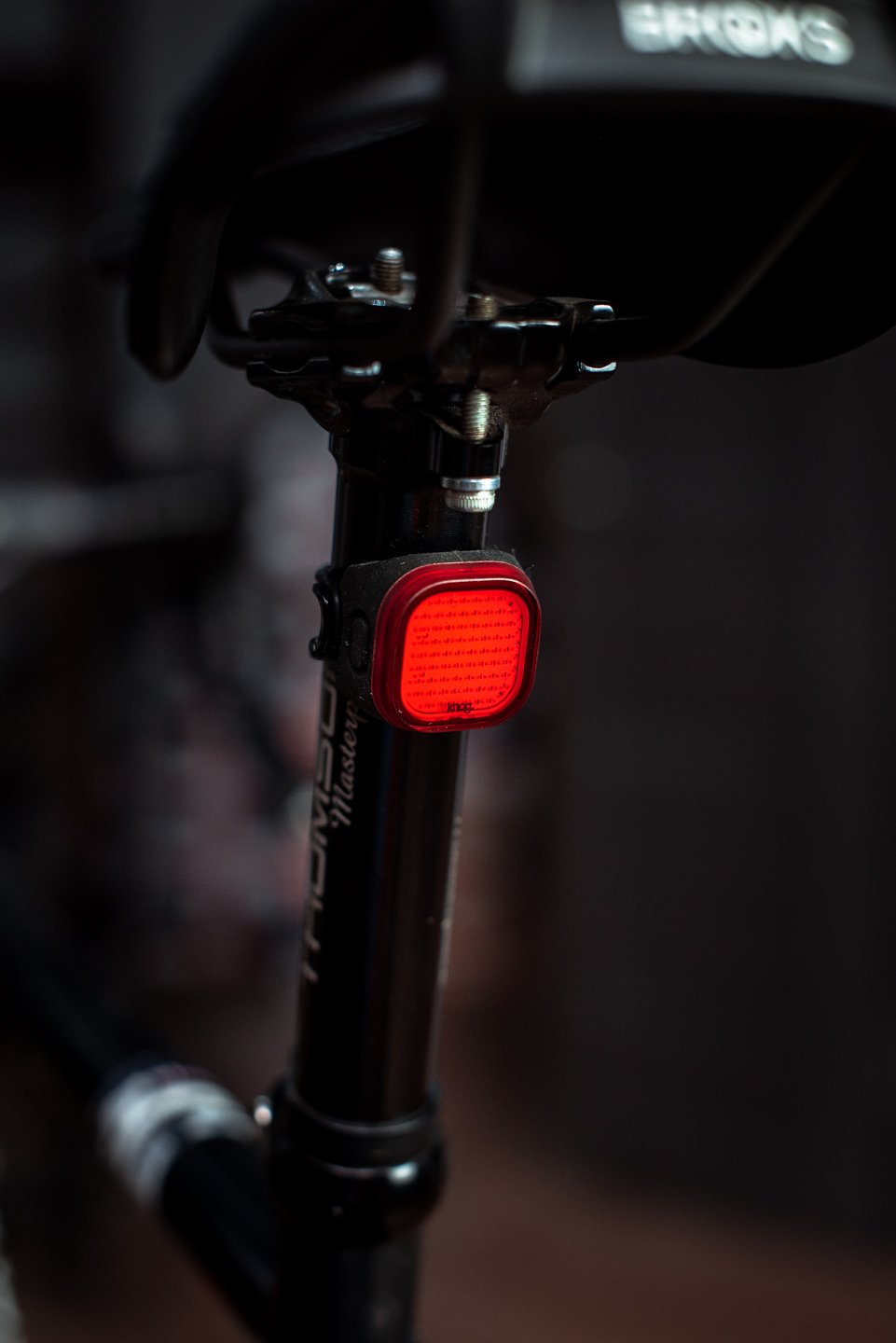 Фонарь задний Knog Blinder Mini Skull Rear