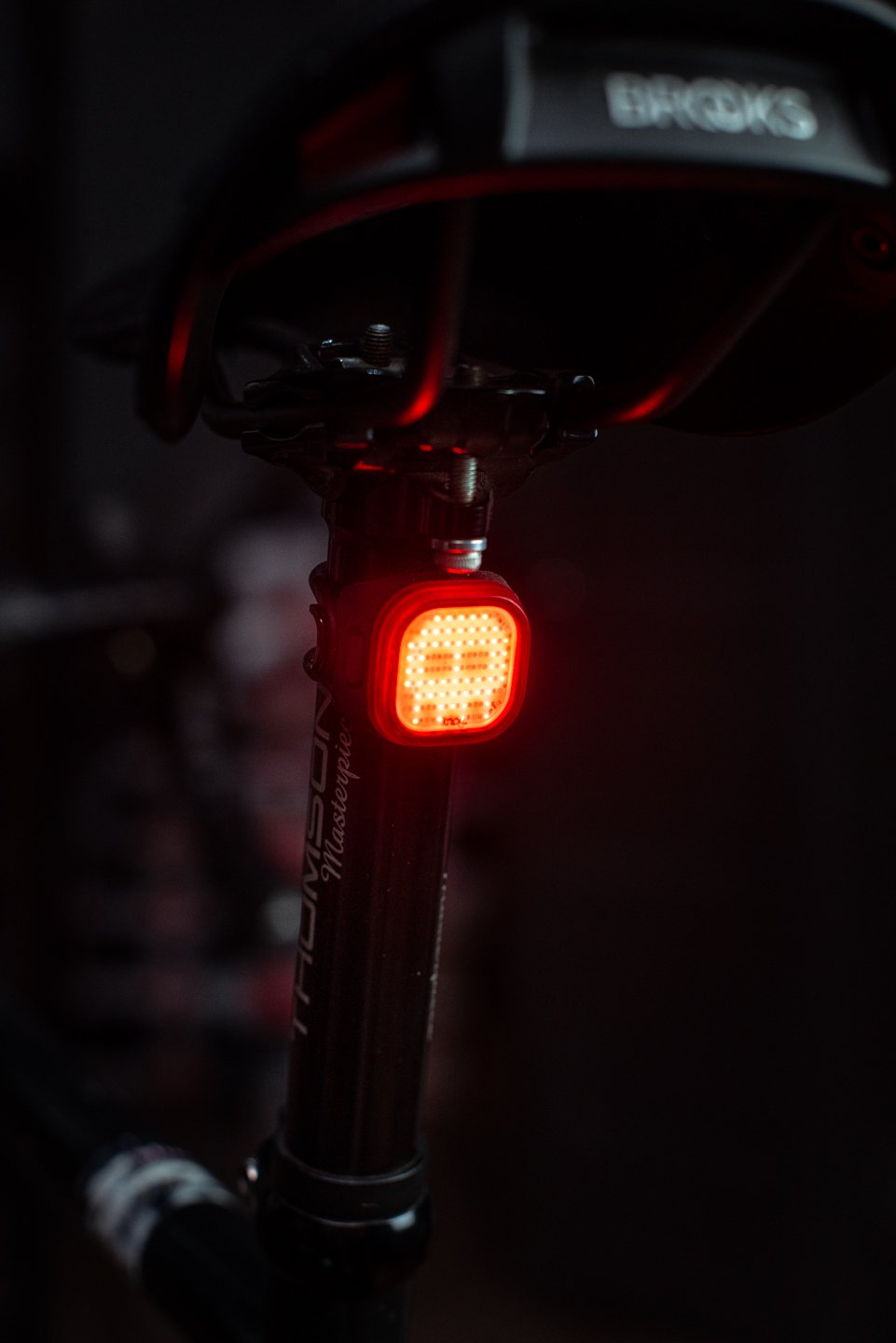 Фонарь задний Knog Blinder Mini Skull Rear