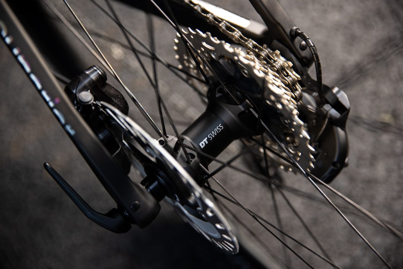 Велосипед Superior XR 9.7 GF Gloss Rainbow Black/Carbon
