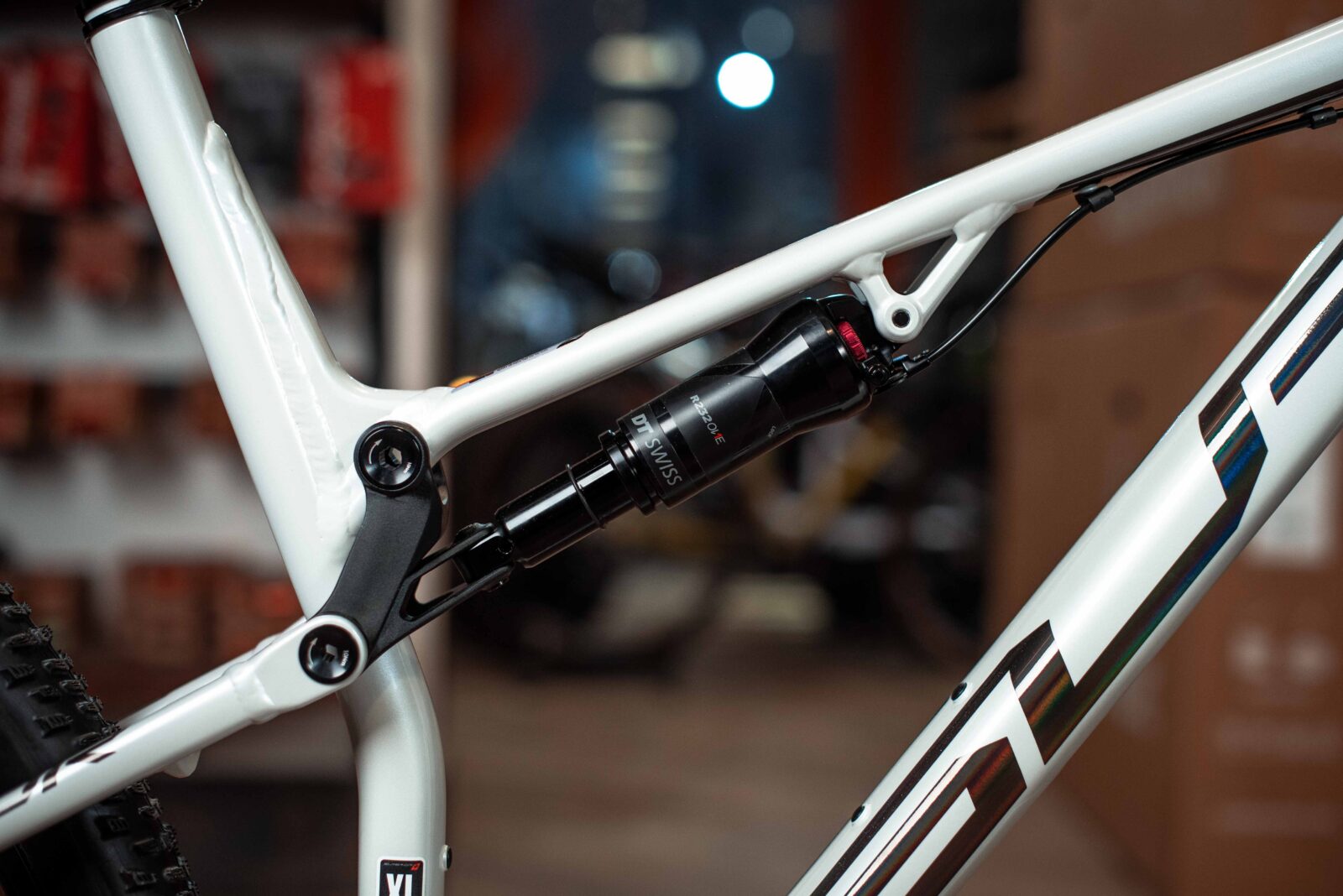 Велосипед Superior XF 919 RC Gloss White Metallic/Hologram Black