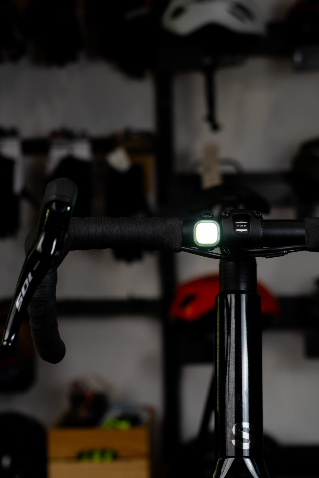 Фонарь передний Knog Blinder Mini Cross Front