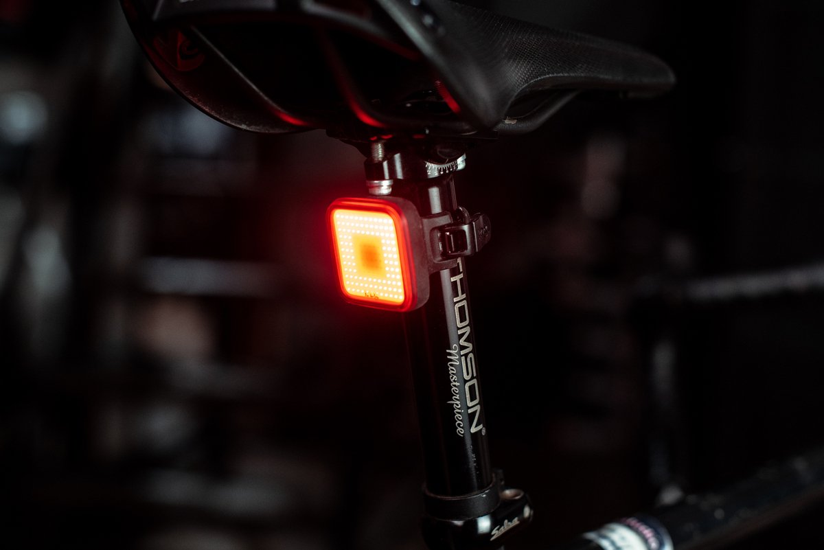 Фонарь задний Knog Blinder Square Rear