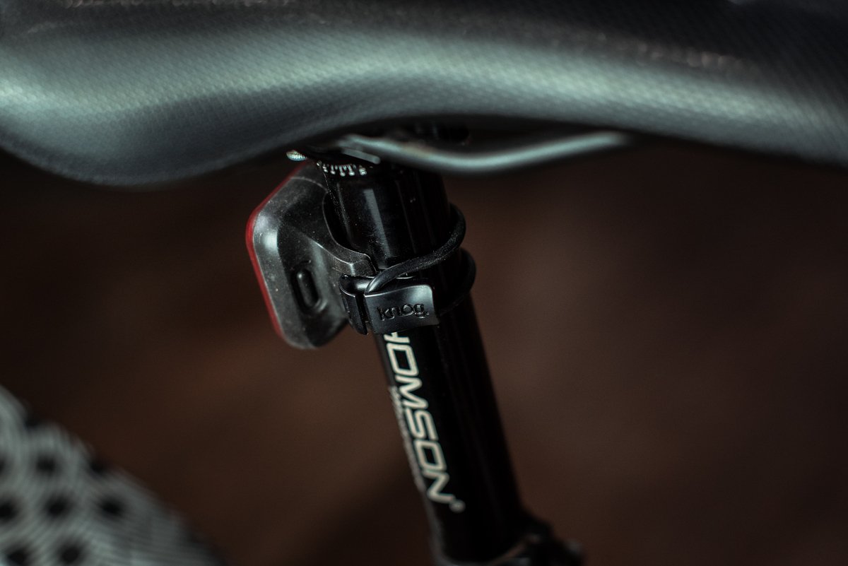 Фонарь задний Knog Blinder Square Rear