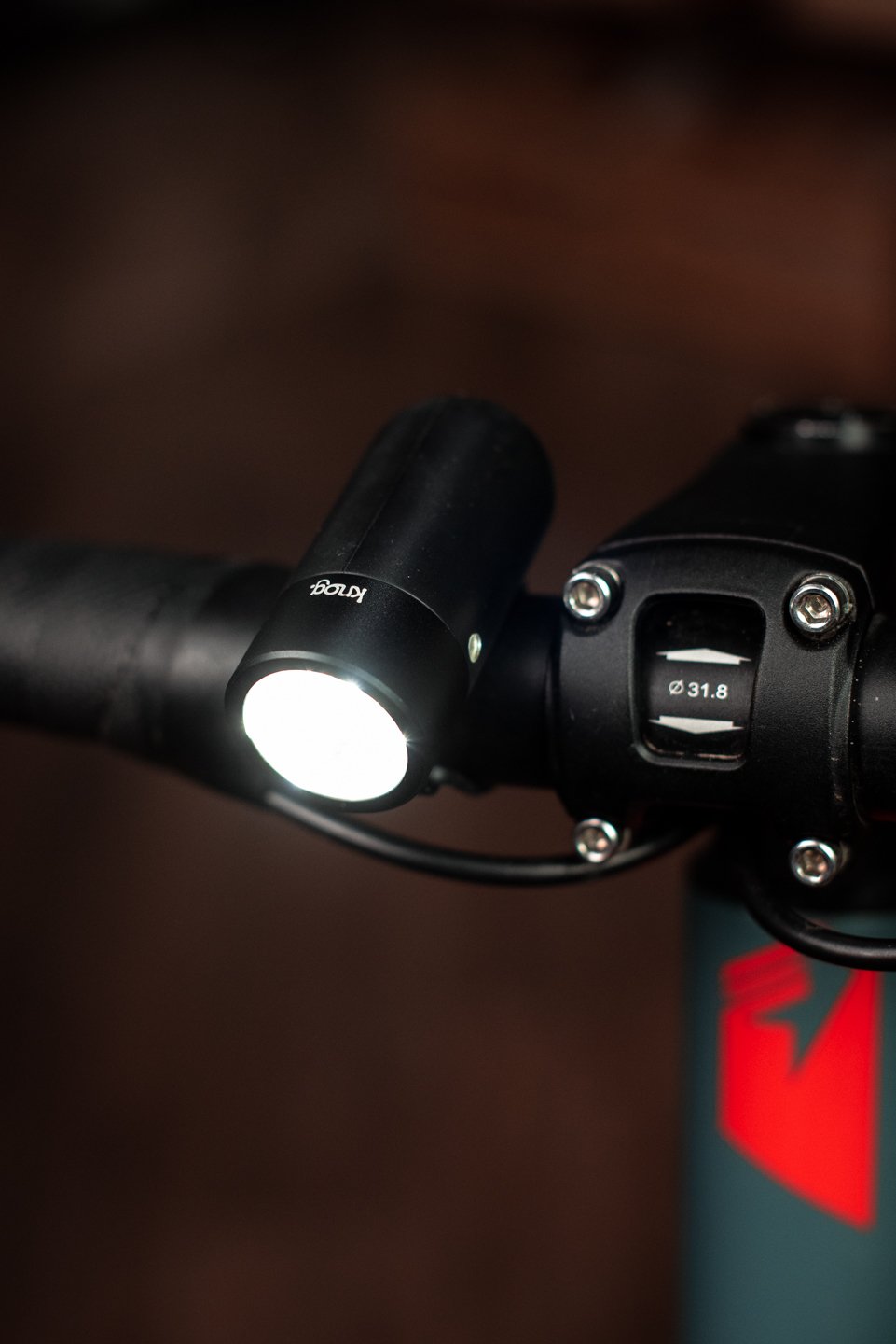 Фонарь передний Knog Plug Front
