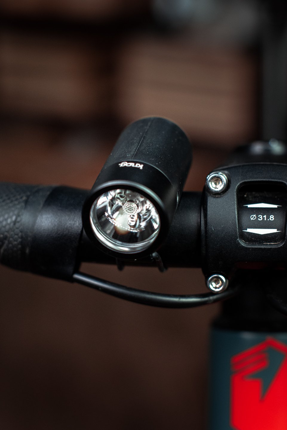 Фонарь передний Knog Plug Front