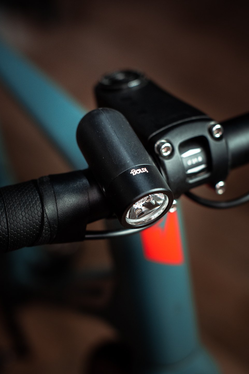 Фонарь передний Knog Plug Front